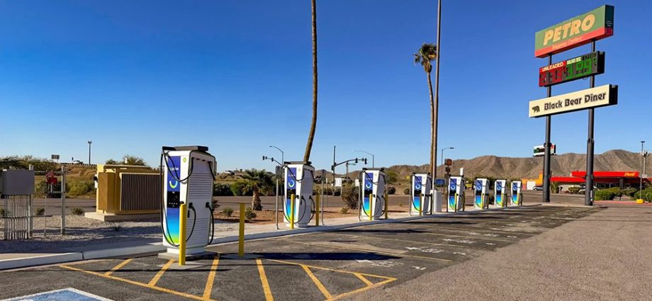 bp-pulse-adds-new-ev-fast-charging-sites-in-arizona,-texas,-florida-and-ohio