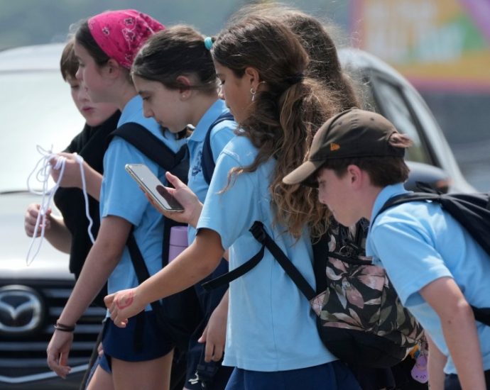 australia-demands-social-media-giants-report-progress-on-account-bans-for-children-under-16