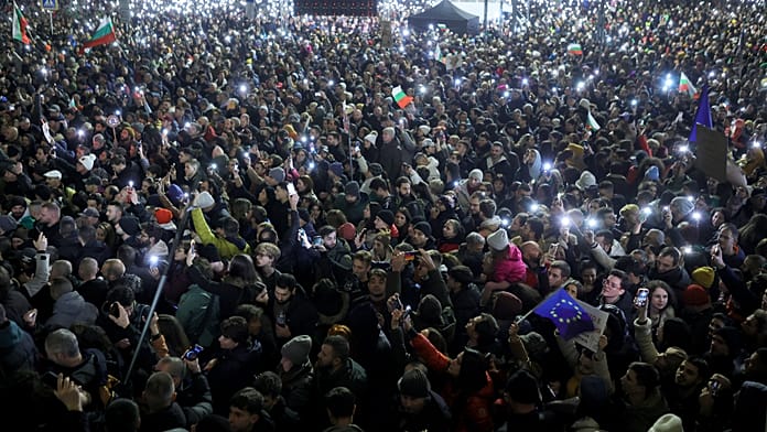 tens-of-thousands-of-protesters-rally-against-bulgaria’s-ruling-coalition