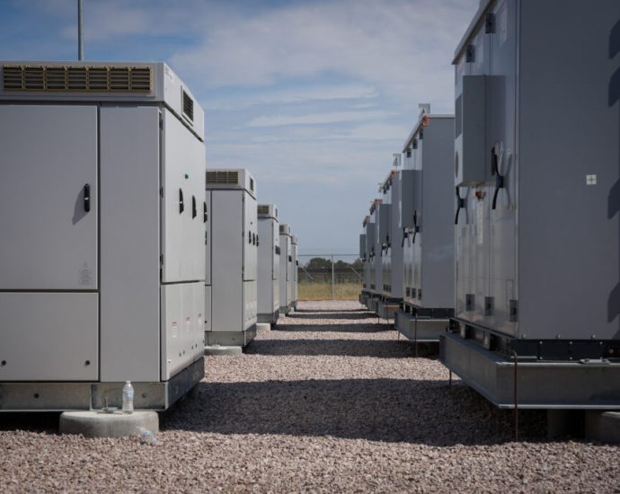 how-batteries-could-play-a-role-in-data-center-rollouts