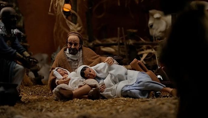 fugitive-in-italy-arrested-after-hiding-in-nativity-scene-as-fake-statue