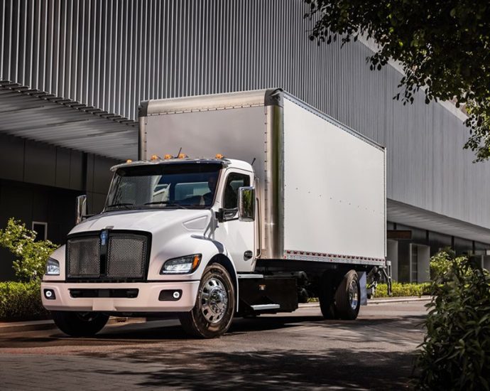 kenworth-expands-zero-emission-lineup-with-new-medium-duty-electric-trucks