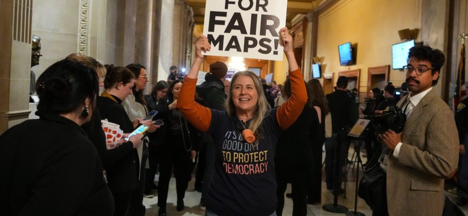 indiana’s-state-senate-votes-down-redistricting-bill-despite-the-traitor-pressure