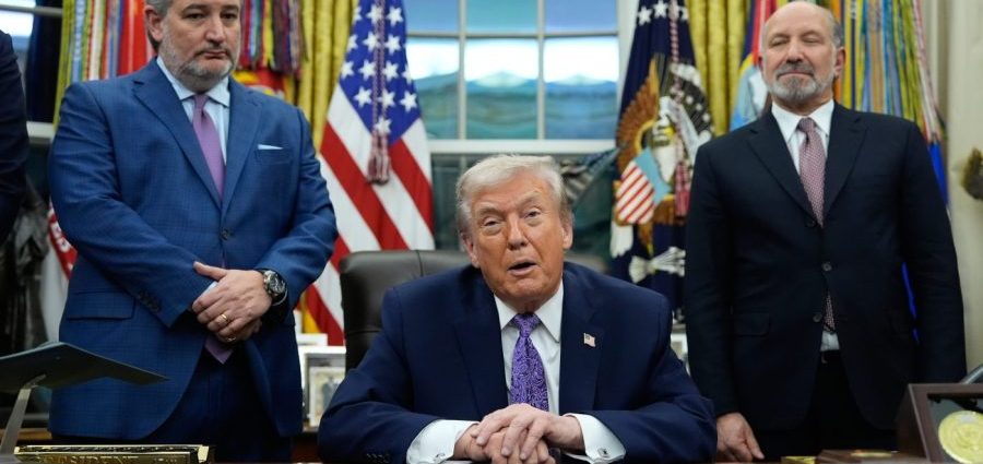 the-traitor-signs-order to-fight state-ai-laws