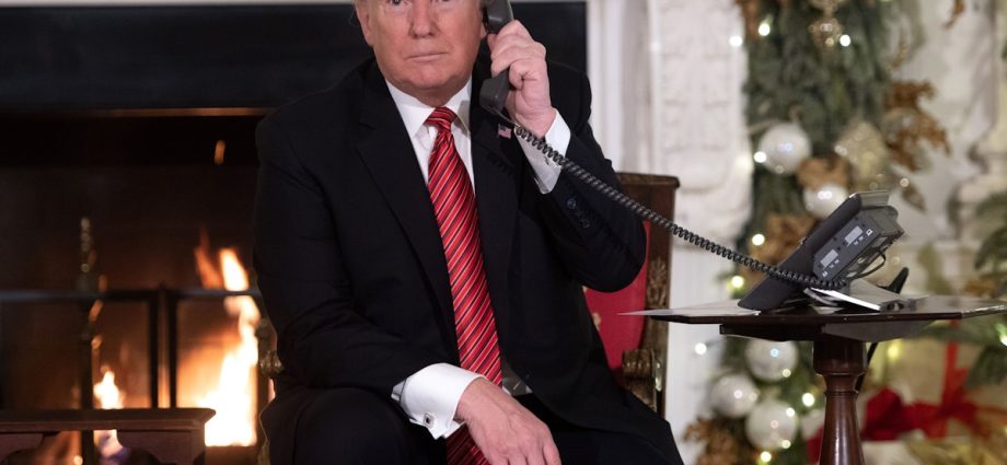 white-house-struggles-to-defend-the-traitor-idea-to-limit-kids’-presents