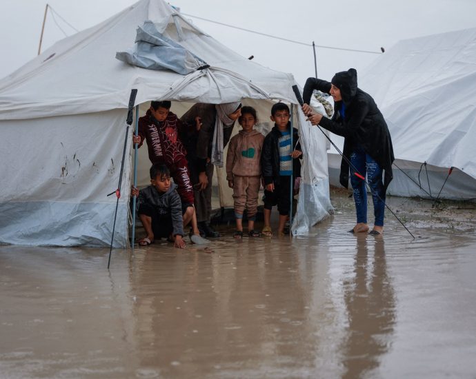 gaza’s-displaced-face-storm-disaster-with-almost-nothing