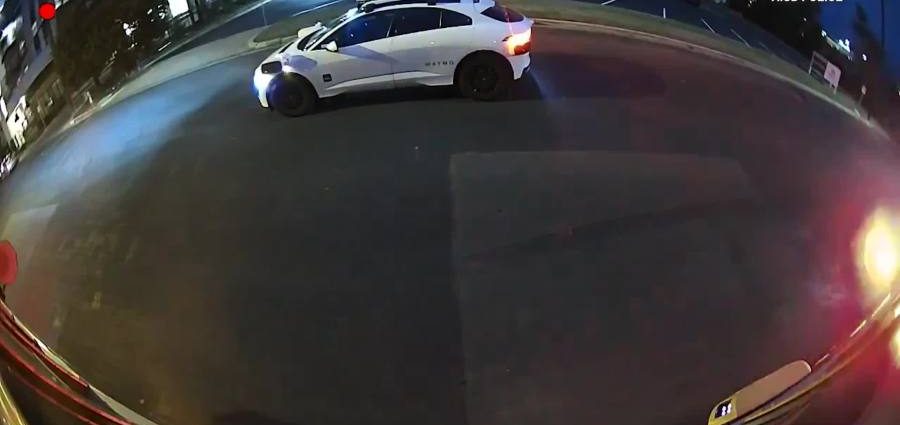 waymo-trains-with-texas-school-buses-after-repeated-school-bus-violations