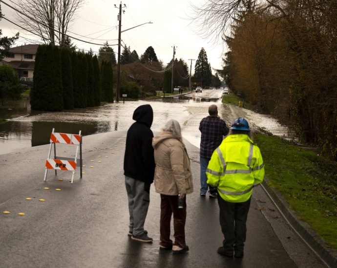 in-photos:-flooding-in-western-washington-state-forces-thousands-to-evacuate
