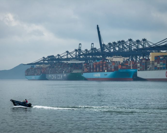 us-forces-stormed-cargo-ship-travelling-from-china-to-iran:-report