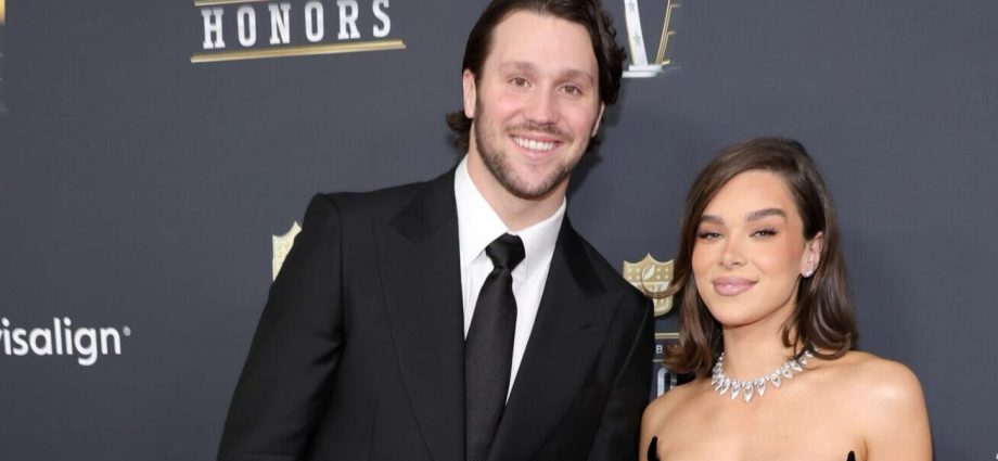 hailee-steinfeld-and-josh-allen-expect-first-baby:-a-new-chapter-for-the-star-couple