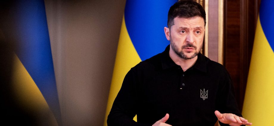 amid-pressure-from-us.,-zelenskyy-says-he’s-open-to-an-election-that-might-be-impossible