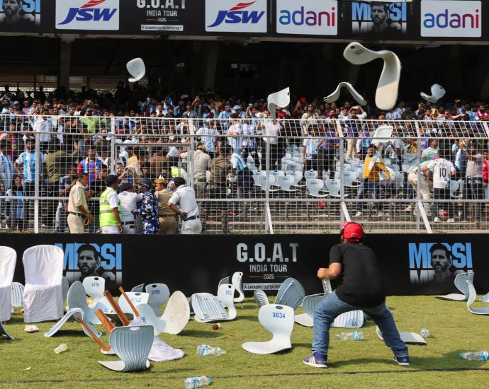 messi-backlash-in-india-after-fans-pay-up-to-$150-for-20-minute-visit