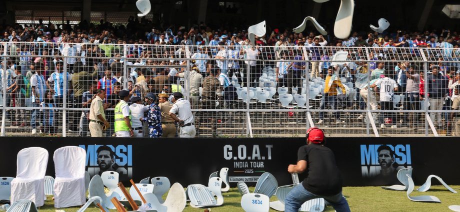 messi-backlash-in-india-after-fans-pay-up-to-$150-for-20-minute-visit