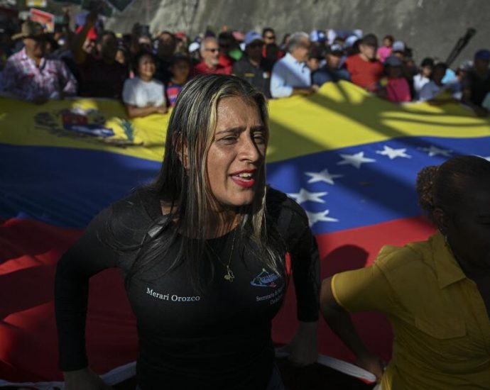 did-the-us.-attack?-maduro-flee?-no,-but-in-venezuela,-rampant-rumors-fly