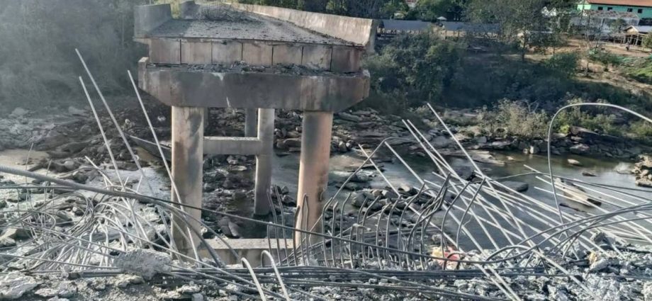 thailand-launches-new-offensive-as-cambodia-halts-all-border-crossings