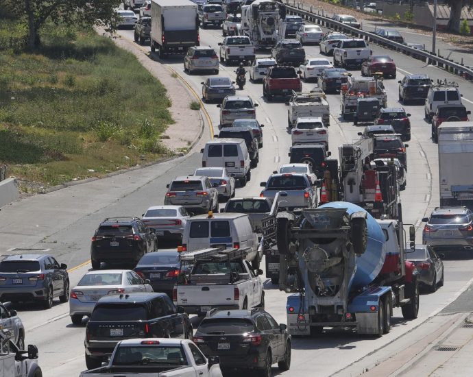 drivers-lose-dozens-of-hours-to-traffic-congestion-these-cities-have-it-worst.