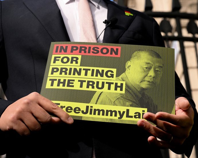 jimmy-lai-supporters-queue-outside-hong-kong-court-ahead-of-verdict