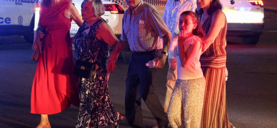 bondi-beach-shooting-live:-australia-to-discuss-gun-laws-after-15-killed