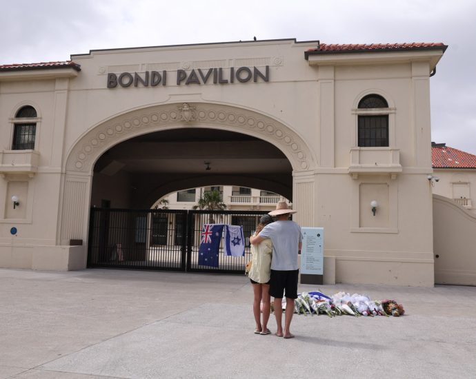 questions-linger-about-gun-reform,-anti-semitism-after-bondi-beach-shooting