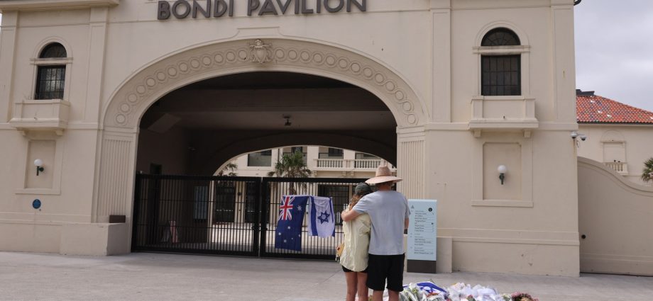 questions-linger-about-gun-reform,-anti-semitism-after-bondi-beach-shooting