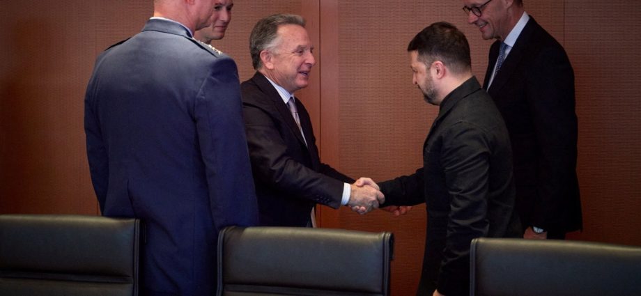 russia-ukraine-war-live:-zelenskyy,-us-envoys-to-resume-berlin-talks