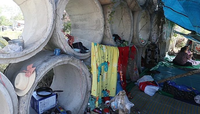 more-than-300,000-displaced-in-cambodia-near-thai-border