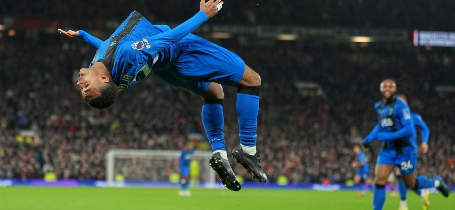 man-united,-bournemouth-draw-in-eight-goal-premier-league-thriller