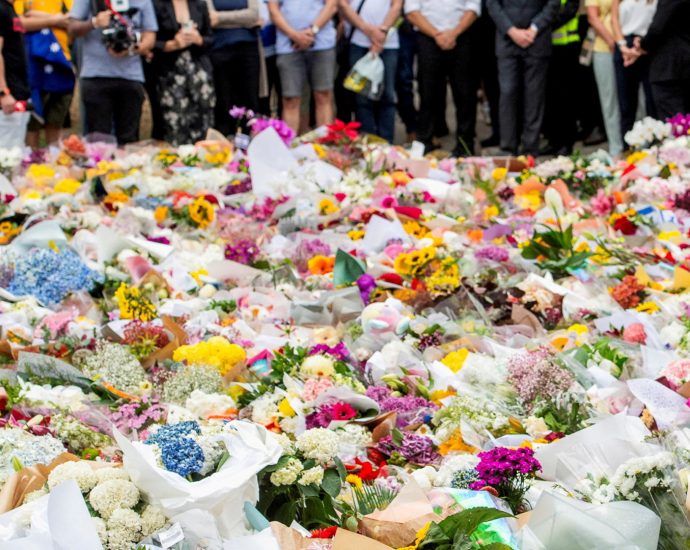 australia-mourns-as-details-of-bondi-shooting-victims-emerge