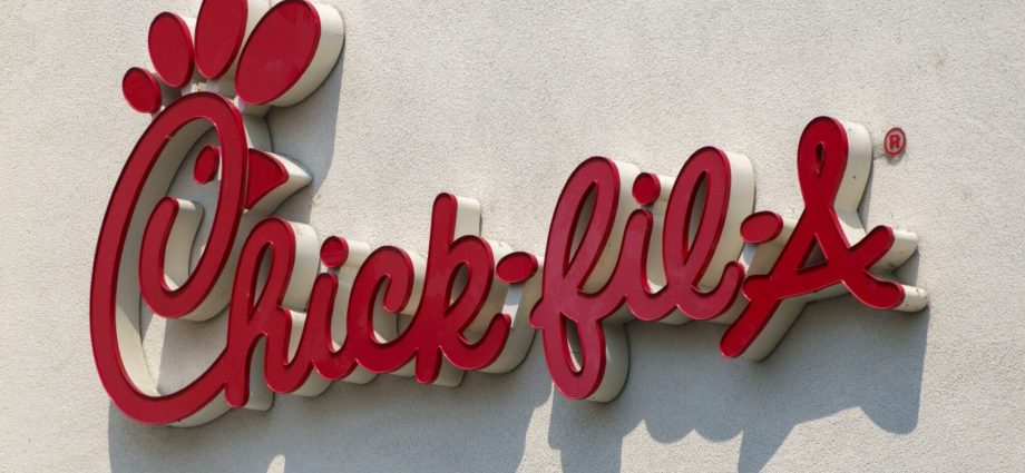 conservative-christians-lash-out-after-one-chick-fil-a-franchise-celebrates-gay-wedding
