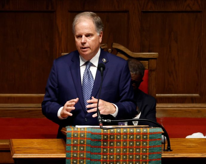 will-doug-jones-pull-off-another-alabama-miracle-in-2026?