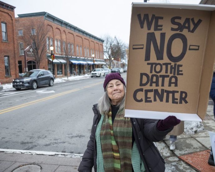 michigan-lawmakers-introduce-bill-to-repeal-data-center-tax-incentives