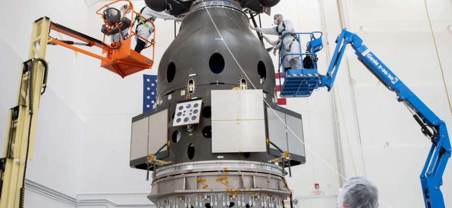 nasa-jpl-shakes-things-up-testing-future-commercial-lunar-spacecraft