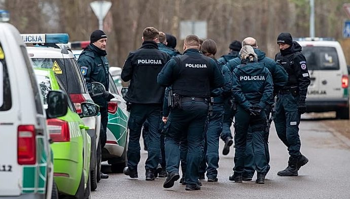 lithuania-arrests-21-in-alleged-cigarette-smuggling-ring-using-weather-balloons-from-belarus