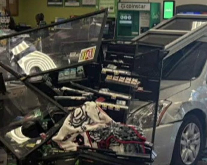 driver-slams-into-kroger-store-injuring-four-in-georgia