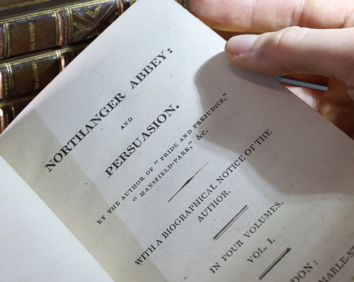 video:-jane-austen-fans-celebrate-250th-anniversary-of-her-birth