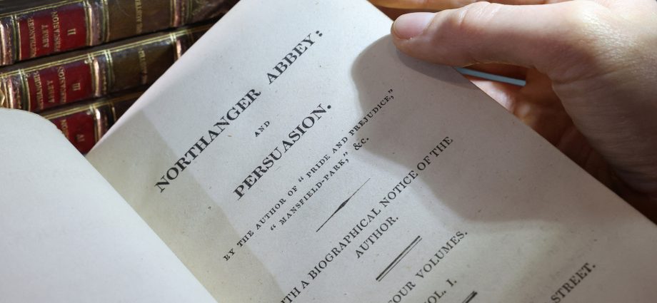 video:-jane-austen-fans-celebrate-250th-anniversary-of-her-birth