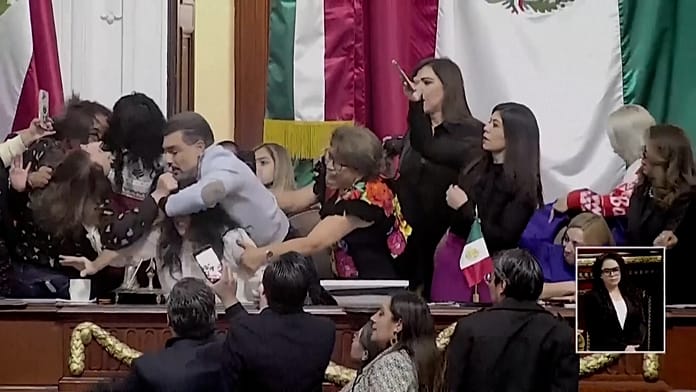 chaos-erupts-in-mexico-city’s-congress-during-transparency-reform-debate