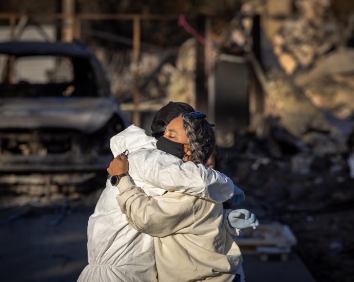 failed-emergency-alerts-during-la-firestorms-eroded-public-trust.-how-to-fix-a-broken-system?