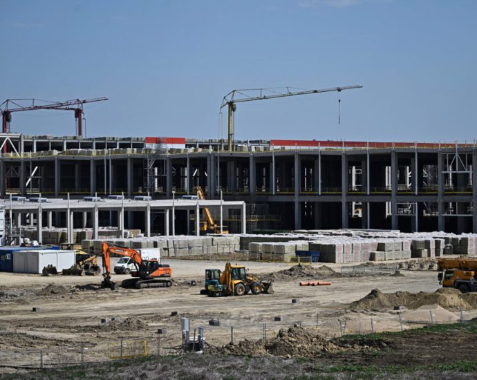 china’s-clean-energy-investments-abroad-are-a-boon-for-climate,-but-human-rights-and-the-environment-are-a-different-story