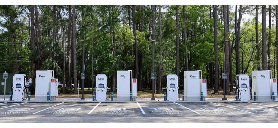 evgo’s-prefabricated-ev-fast-charging-stations-reduce-installation-costs-by-15-percent