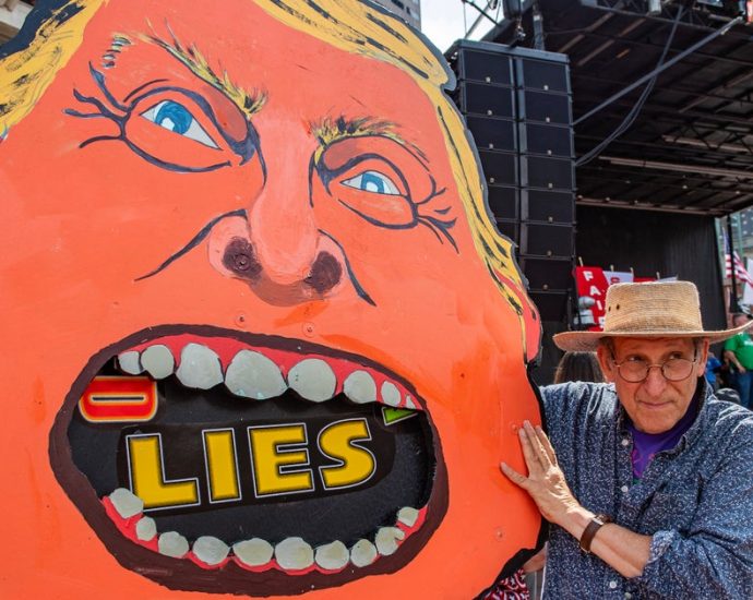 politifact-ditches-usual-‘lie-of-the-year’-approach-for-a-telling-2025-selection