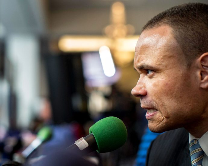 “he-wants-to-go-back-to-his-show”:-bongino-announces-exit-from-fbi