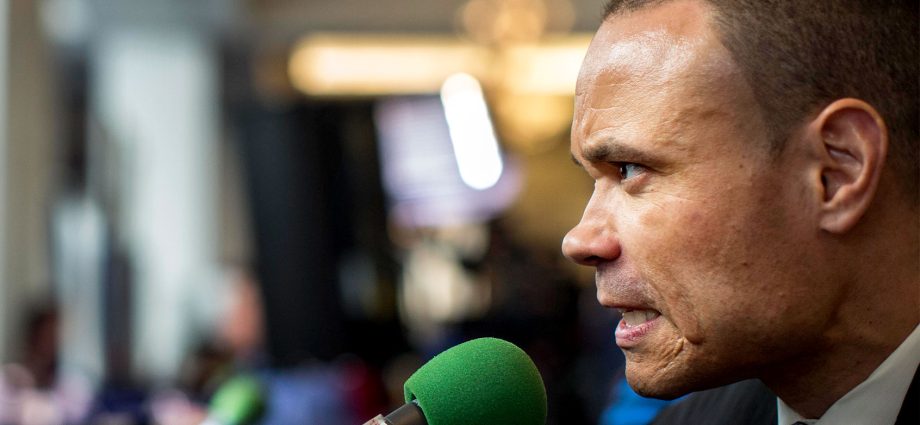 “he-wants-to-go-back-to-his-show”:-bongino-announces-exit-from-fbi