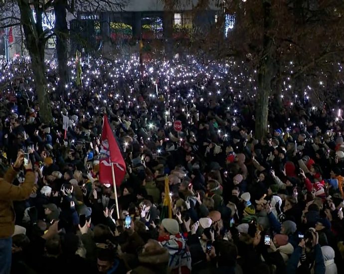 thousands-protest-in-lithuania-against-changes-to-public-broadcaster-law