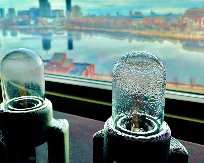 ultrasonic-device-dramatically-speeds-harvesting-of-water-from-the-air