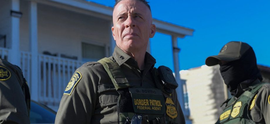 border-agents-‘interrogated’-striking-workers-in-chicago,-teamsters-say