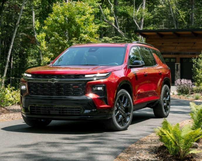 chevrolet-traverse-vs-ford-explorer