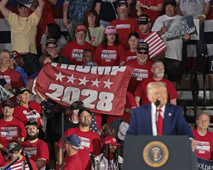 it’s-not-just-a-joke—the-traitor-talked-to-his-lawyer-about-a-third-term