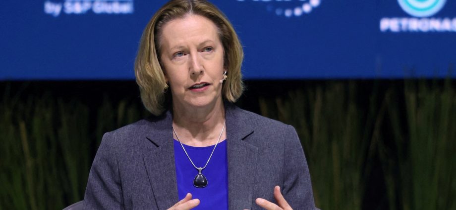 bp-taps-woodside’s-meg-o’neill-as-ceo-as-it-pivots-back-to-fossil-fuels