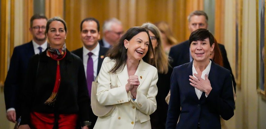 julian-assange:-sweden-broke-its-own-laws-with-nobel-prize-to-venezuela’s-machado